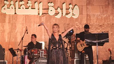 ليلة ساحرة لـ نوال الزغبي بمهرجان القلعة 2022 | فيديو وصور 