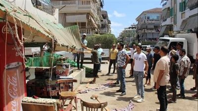 حملة مكبرة لإزالة الإشغالات وغلق وتشميع الجراجات المخالفة برأس البر