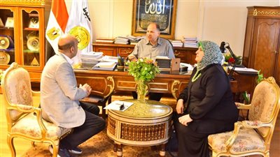 محافظ أسيوط يوافق على 3147 طلب ندب وإعارة و1463 إجازة بالمديريات الخدمية 