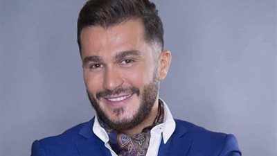 مفارقة غريبة.. جورج الراسي يشارك في التوعية ضد حوادث السيارات | فيديو