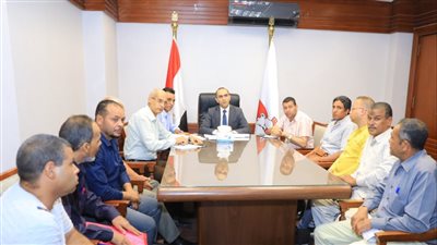 نائب محافظ سوهاج يعقد اجتماعا مع لجنة استرداد أراضي أملاك الدولة