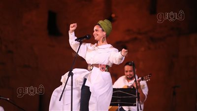 نسمة محجوب تشعل مهرجان القلعة بـ«ميدلي غربي» وموكب المومياوات| فيديو 