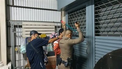 كتبت وصيتها بمستحضرات التجميل.. إنقاذ سيدة علقت في الحمام 3 أيام