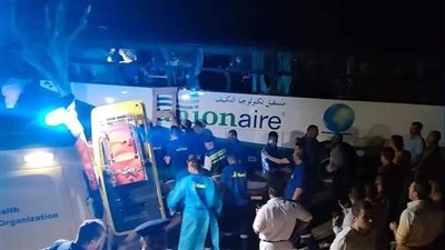 مصرع وإصابة 14 شخصا.. الصور الأولى لحادث تصادم أتوبيس بسيارة وسوبر ماركت بالهرم