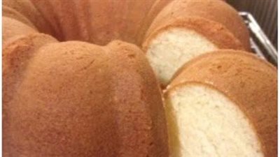 طريقة عمل الكيكة العادية.. ألذ تحلية في المساء وبأقل التكاليف