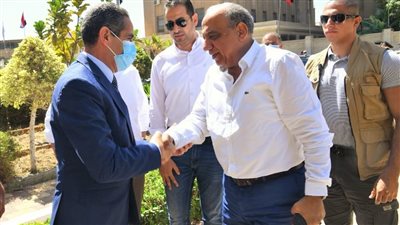 وزير قطاع الأعمال يتفقد مشروع تطوير شركة مصر للغزل والنسيج بالمحلة الكبرى