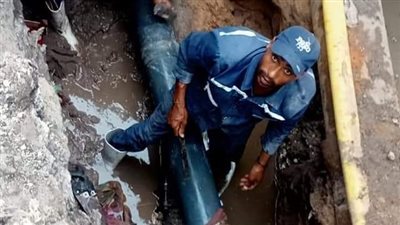 إصلاح بالوعات صرف صحي وماسورة مياه في جنوب الجيزة | صور 