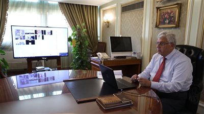 عاشور يؤكد أهمية دور معهد تيودور بلهارس في قطاعي الصحة والبحث العلمي