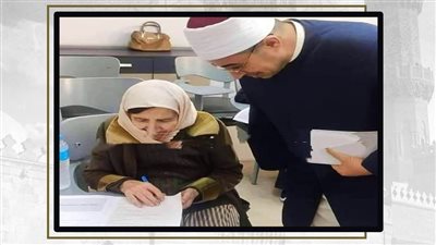 تبلغ من العمر 68 عامًا.. الأزهر يحتفى بأكبر طالبة وافدة من روسيا 
