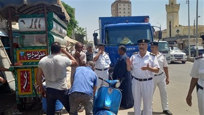 تحرير 60 محضرا للاشغالات بحي ثان بالإسماعيلية | صور