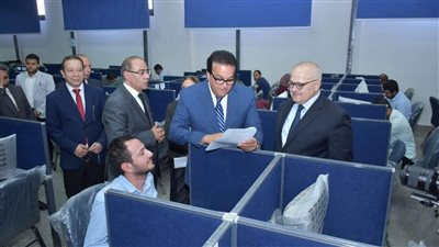 وزير الصحة يتفقد اختبارات 5265 متدربا في 41 تخصصا للزمالة المصرية