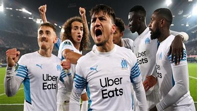 مارسيليا يهزم أنجيه ويحافظ على صدارة الدوري الفرنسي