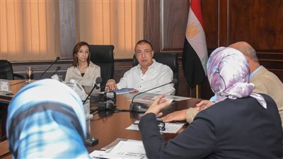 محافظ الإسكندرية: حريصون على تحسين الخدمات المقدمة للمواطنين