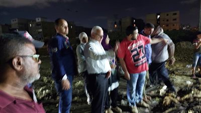 محافظ بورسعيد يتفقد إصلاح كسر ماسورة المياه بحي الضواحي | صور