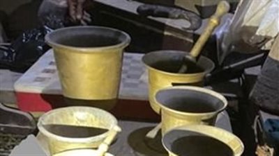 ضبط 1489 قطعة أثرية بحوزة صاحب شركة في المنيا | صور 