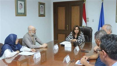 محافظ دمياط تبحث الموقف الحالي لمشروع معالجة صرف صحي طبل