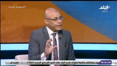 خبير اقتصادي للمواطنين: استغنوا عن السلع غير المهمة | فيديو