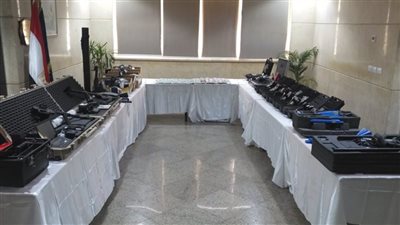 التحقيق مع مدير شركة لاتهامه بتهريب أجهزة كشف المعادن