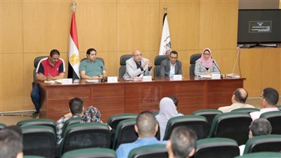 محافظ بني سويف يترأس اجتماع لجنة تنفيذ مبادرة المشروعات الخضراء الذكية