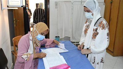 ٢٦٧٩ طالبا يوقعون الكشف الطبي بجامعة قناة السويس