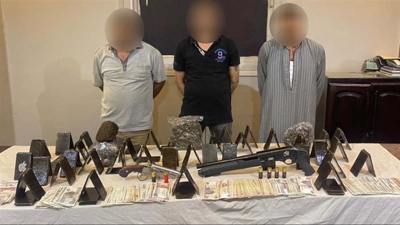 المتهمين 
