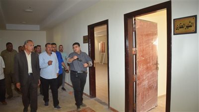 نائب محافظ بني سويف يتفقد مشروعات حياة كريمة بقرى مركز ناصر