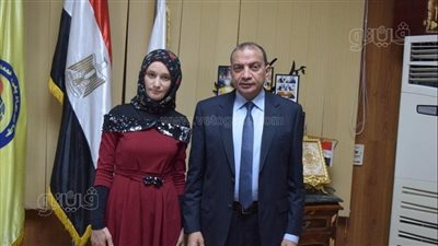 رئيس جامعة بني سويف يحتفي بتخرج أول طالبة دمج: ذوي الهمم يعيشون عصرهم الذهبي