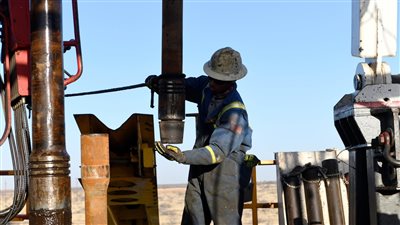 انخفاض أسعار النفط خوفا من زيادة مرتقبة في الفائدة الأمريكية