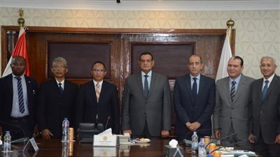 وزير التنمية المحلية يبحث مع وفد حكومي من مدغشقر وبرنامج الأغذية العالمي تبادل الخبرات