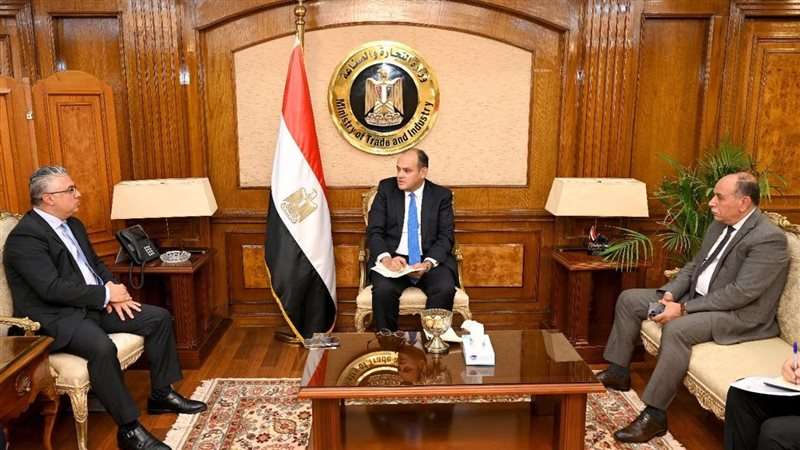 لقاء وزير الصناعة
