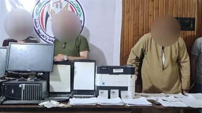  سقوط عصابة تزوير التقارير الطبية في كفر الشيخ.. ضبط 4 مسجلين بحوزتهم أختام وخطابات مزورة