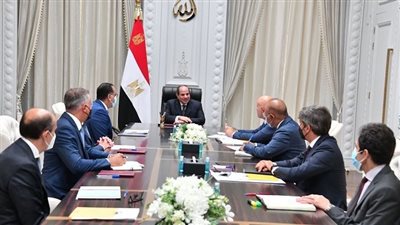 بسام راضي: السيسي يستقبل الرئيس التنفيذي لشركة إيني الإيطالية للبترول.. اللقاء تناول استعراض نشاط الشركة الحالى والمستقبلي بمصر فى مجالات الاستكشاف والإنتاج والتعاون فى مجال مشروعات الطاقة المتجددة