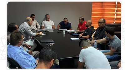 حازم إمام ومحمد بركات يجتمعان مع ميكالي وجهازه الفني 