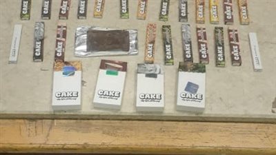 جمارك مطار القاهرة تحبط 4 محاولات تهريب.. ضبط مواد مخدرة داخل شيكولاتة.. و20 ساعة ذكية بحوزة راكب قادم من نيويورك