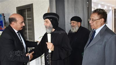 أسقف أسوان يشكر المحافظ لدعمه للترخيص لإنشاء كنيسة حى الصداقة| صور
