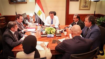 وزير الصحة يستقبل رئيس مجلس إدارة شركة وادي النيل لمناقشة سبل التعاون