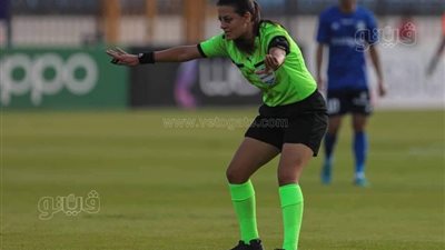 شاهد الظهور الأول لـ شاهندة المغربي حكم مباراة فاركو وسموحة 