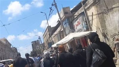 بعد إنقاذه أولاده الـ6 من حريق شقة الإسكندرية.. تشييع جثمان الأب والزوجة|صور