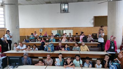 ورش عمل وحملات توعية ومسابقة بحي العجمي عن حوادث الطرق |صور