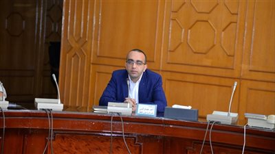 نائب محافظ الإسماعيلية يناقش توصيل الغاز الطبيعي لقرى حياة كريمة بالقنطرة شرق