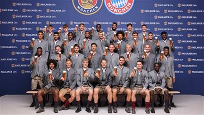 وسائل إعلام ألمانية تشيد برفض ساديو ماني حمل أكواب البيرة | فيديو وصور