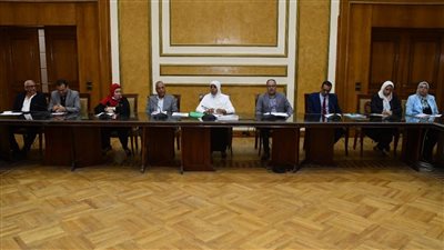 مسئولو الإسكان يبحثون مع مديري المديريات دفع عجلة العمل بالمشروعات القومية