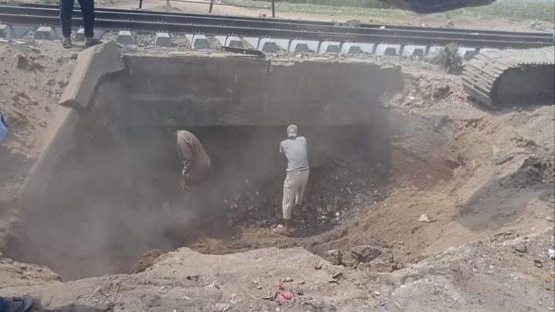 جانب من تطهير مخرات