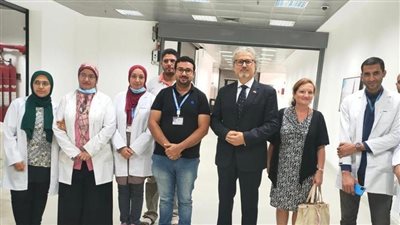 أشاد بطريقة حفظ وترميم الآثار.. سفير صربيا بالقاهرة يزور متحف الحضارة 