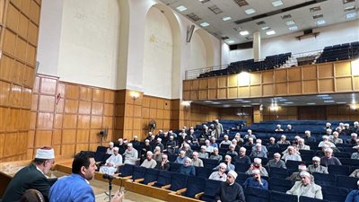 عادل عبد الخالق: على الخطيب أن يتصف بالذكاء والفطنة ومراعاة الواقع