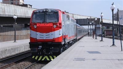 أسباب إيقاف قطارات السكة الحديد القادمة من الوجه البحري بمحطة شبرا الخيمة