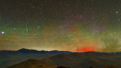 العفاريت الحمراء.. ظاهرة غامضة في صحراء تشيلي