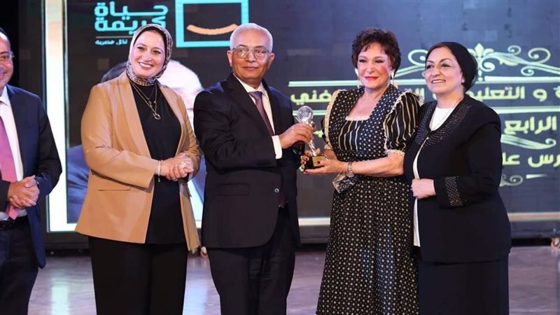 تكريم وزير التعليم
