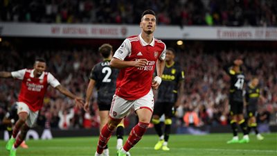 أرسنال يواصل انتصاراته في الدوري الإنجليزي ويهزم أستون فيلا 2-1