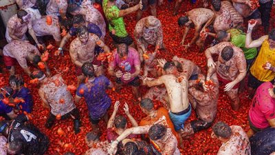 عودة معارك التراشق بالطماطم في إسبانيا 